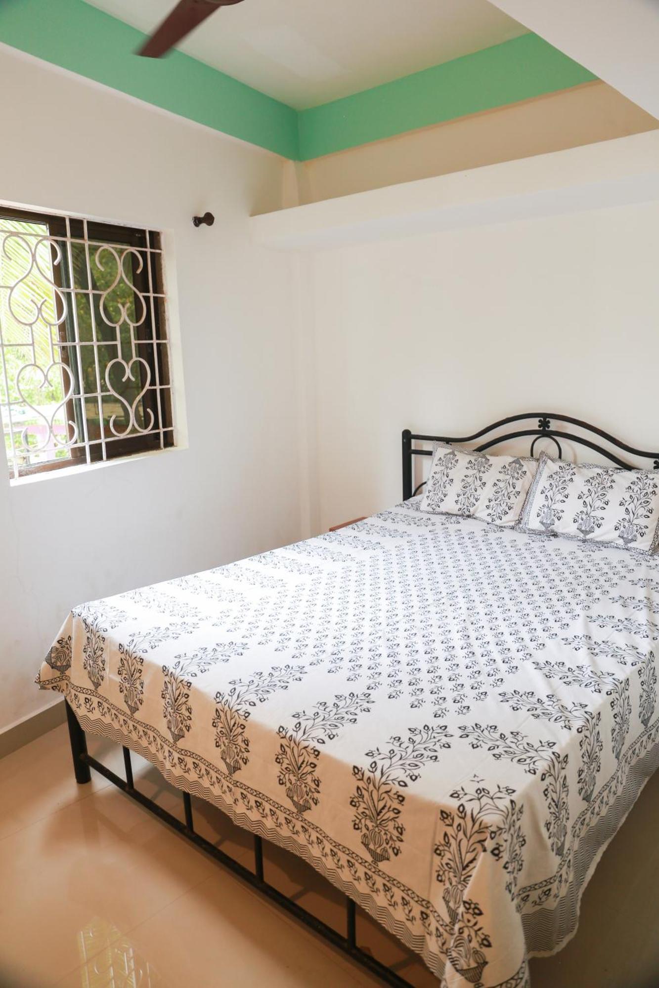 Kumbaya Beachside Hostel & Apartments At Arambol Beach Esterno foto